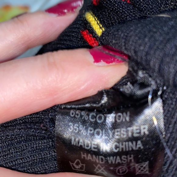 Vintage alLadies top in black with yellow/red stripes. Ribbed for snug fit. - Picture 4 of 4